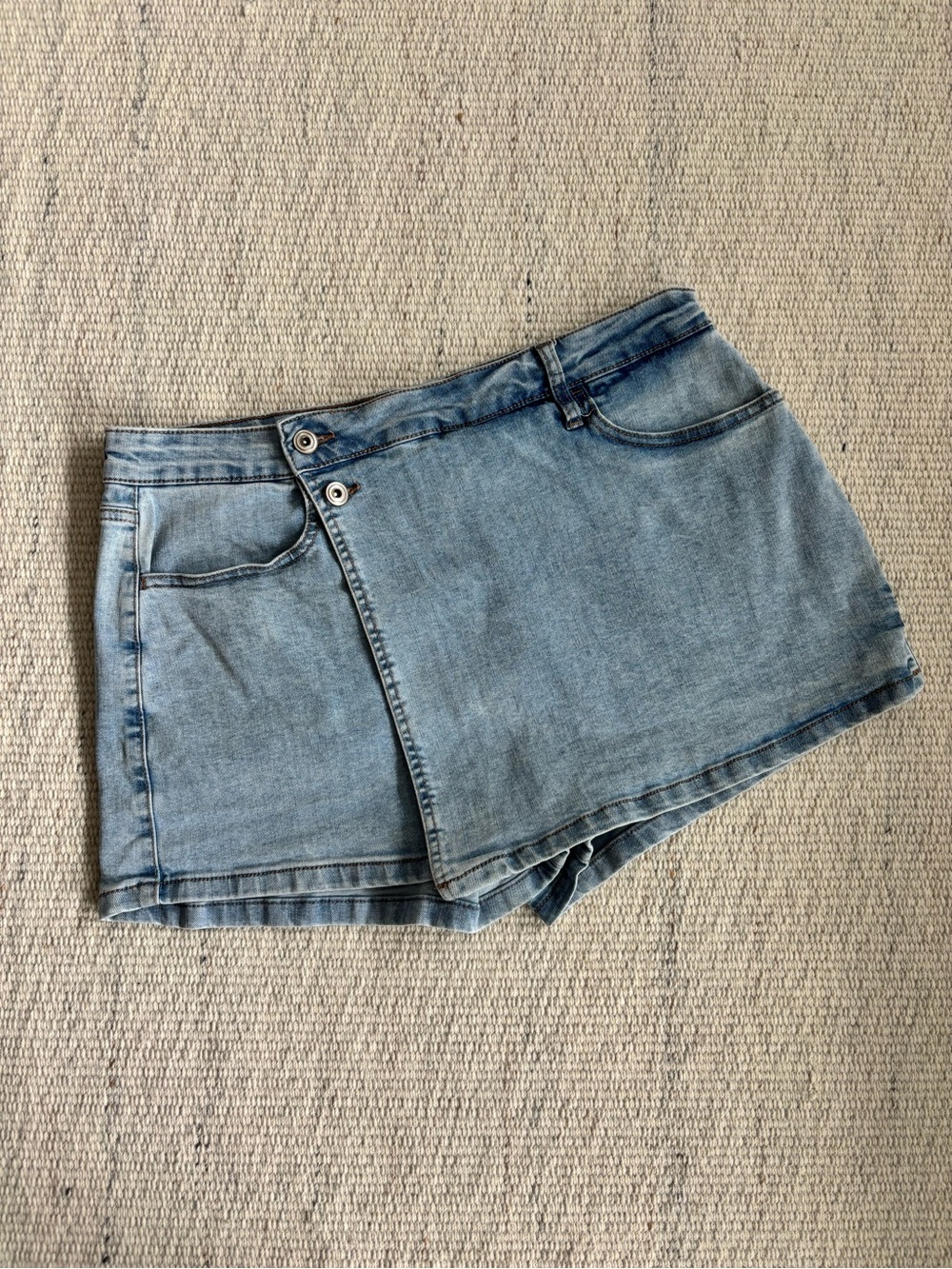 | BCBGeneration | Light Blue Wash Denim Jean Skort Women’s size XL